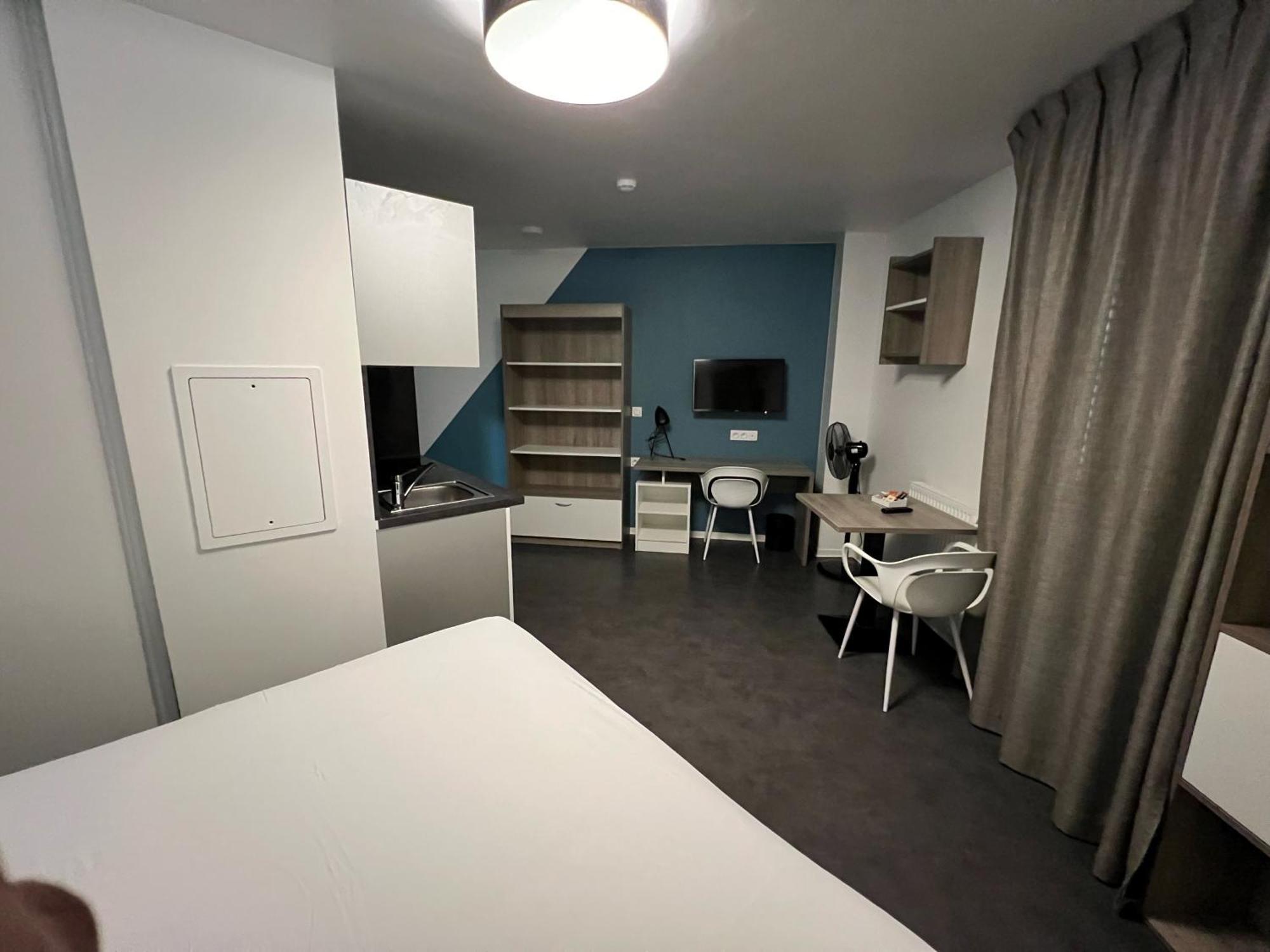 All Suites Appart Hotel Massy Palaiseau Exteriör bild